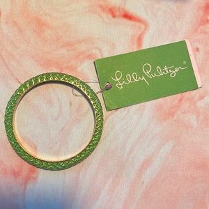 NWT Lilly Pulitzer bracelet. Super good quality and very heavy metal.
